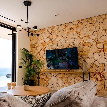 Seaview Villas In Hotel *